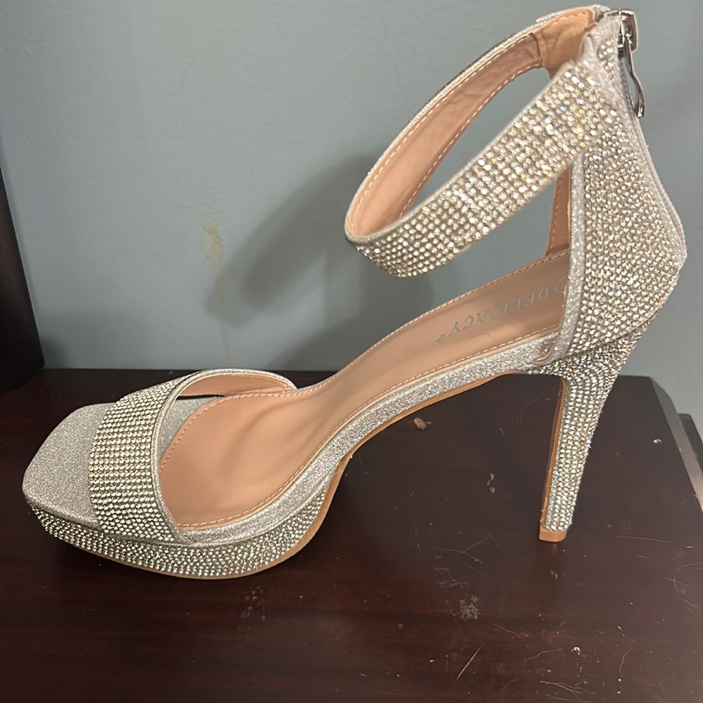 Size 10 Sequin dress shoes
